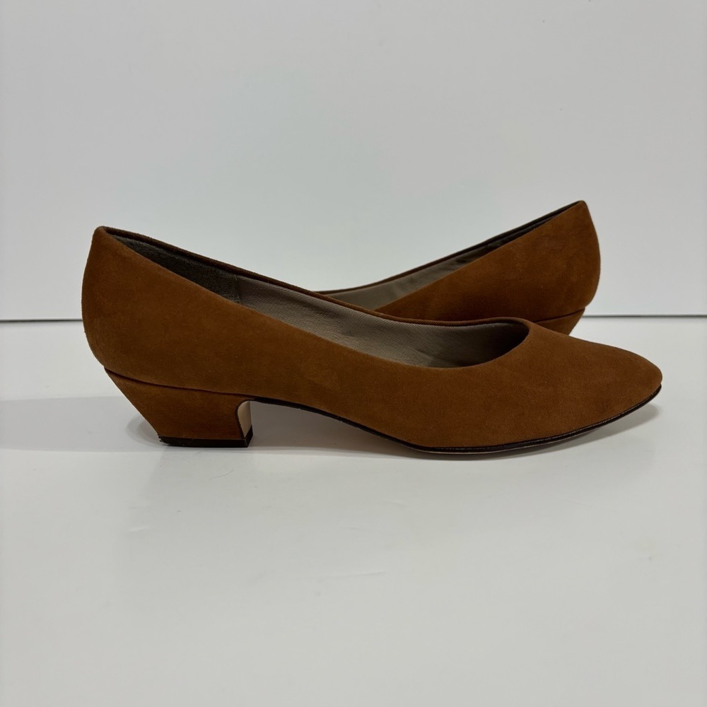 Cobbie Womens Retroflex
SystemCeltic
GoldSuede Slip‎ on Heels
Pumps Size 9